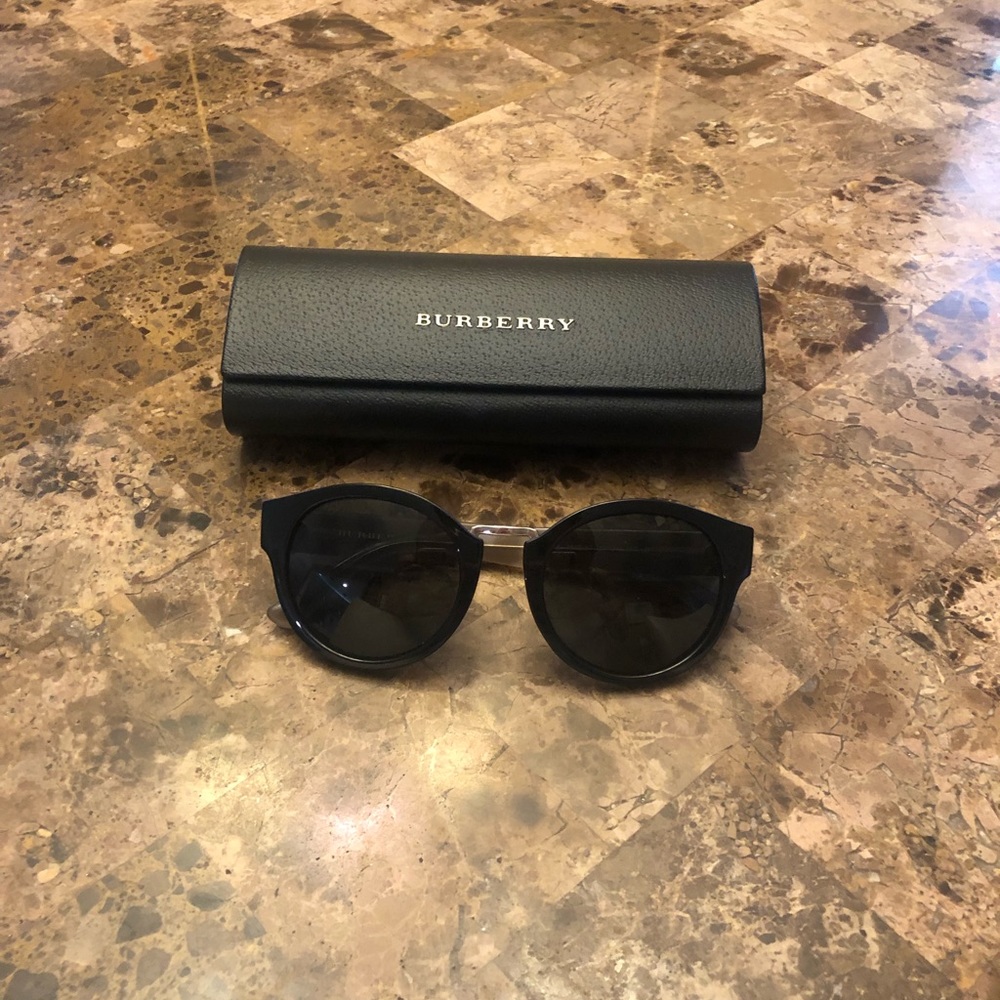 Women’s Burberry sunglasses